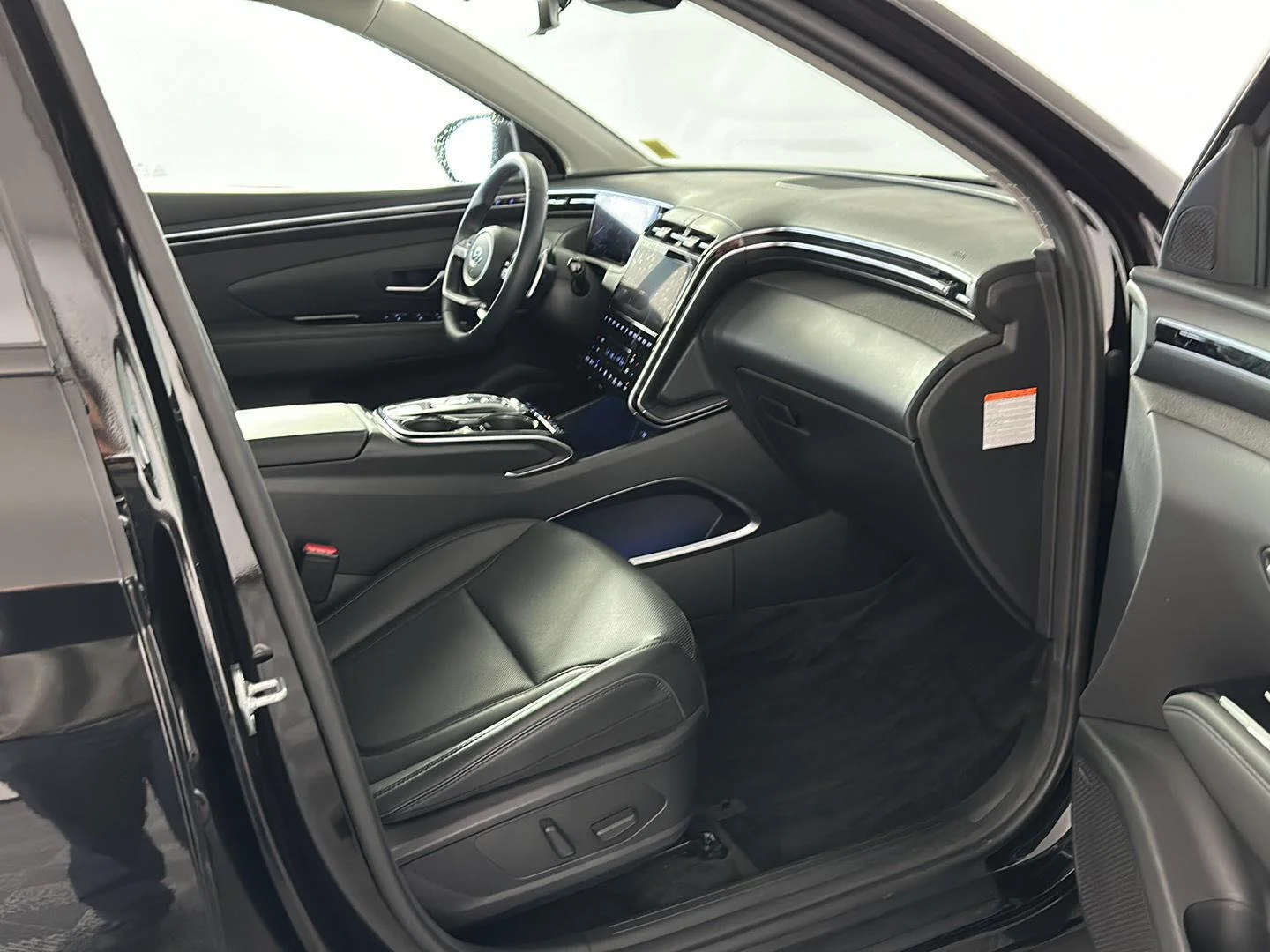 Used 2024 Black Pearl Hyundai Limited image 25