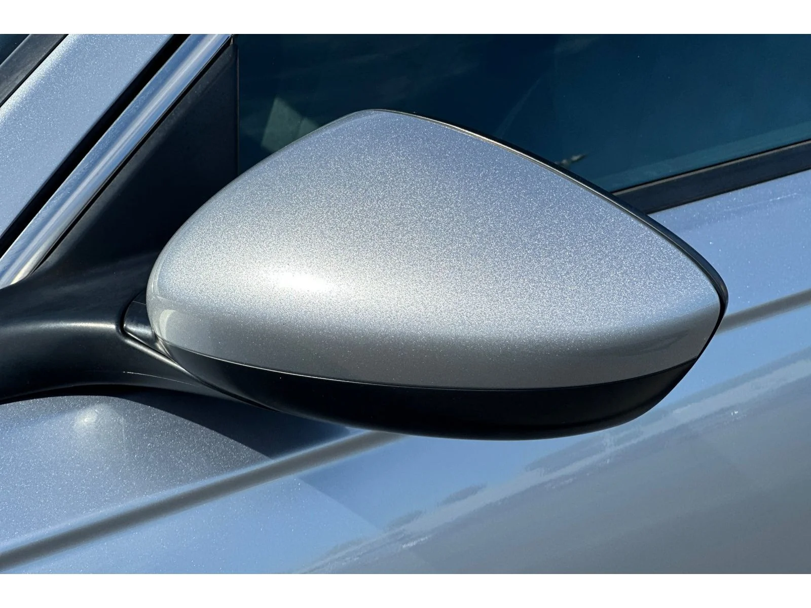 Used 2024 Solar Silver Metallic Honda LX image 12