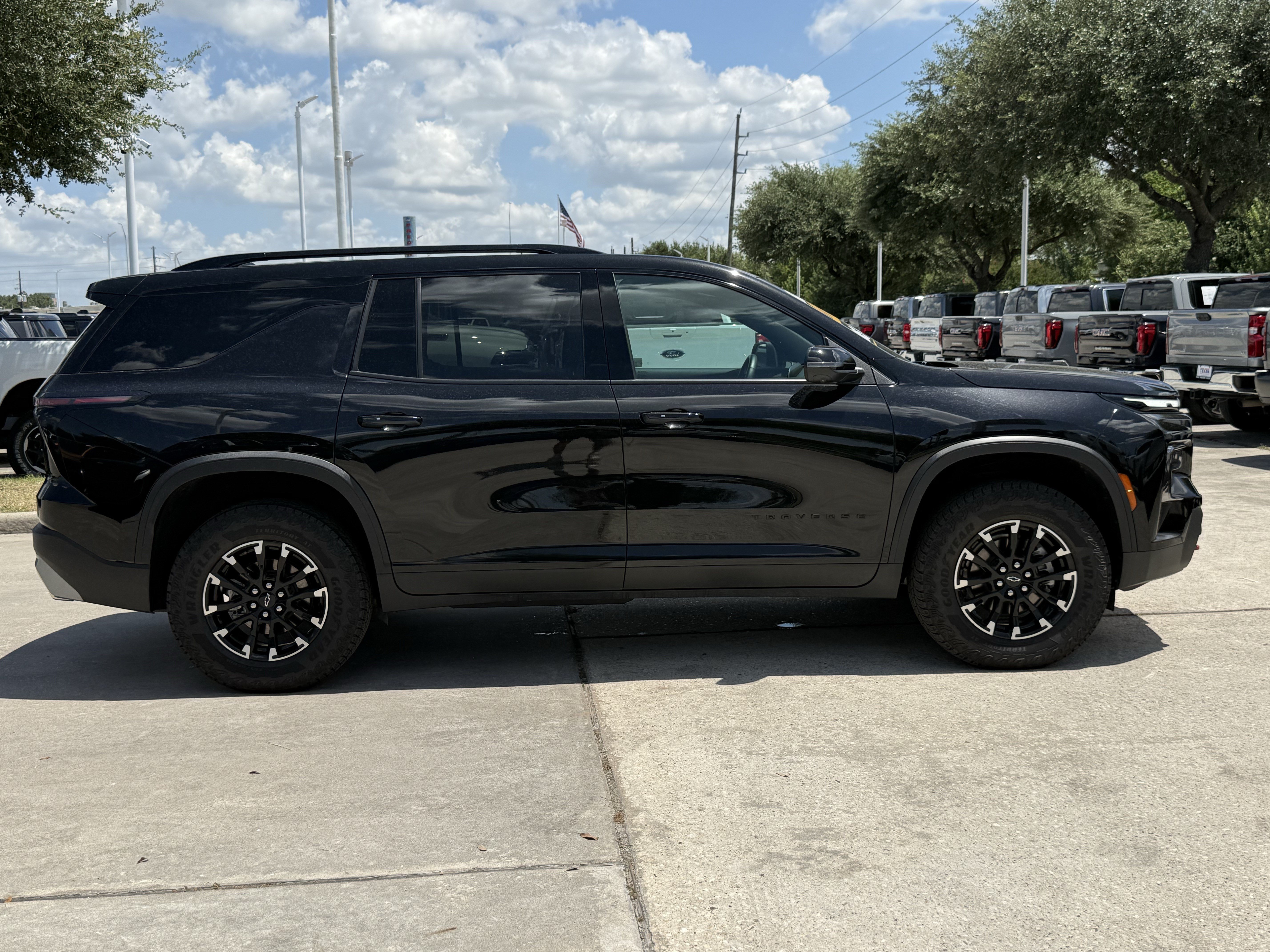 Used 2025 Mosaic Black Metallic Chevrolet AWD Z71 image 3