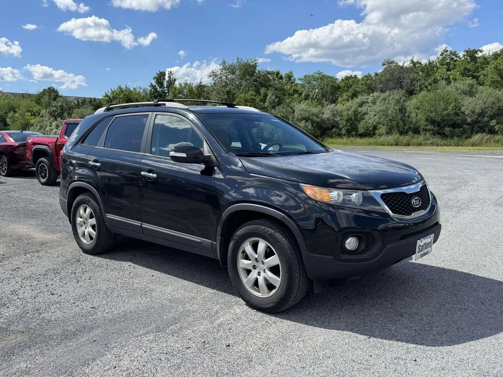 Used 2011 Black Kia LX image 9