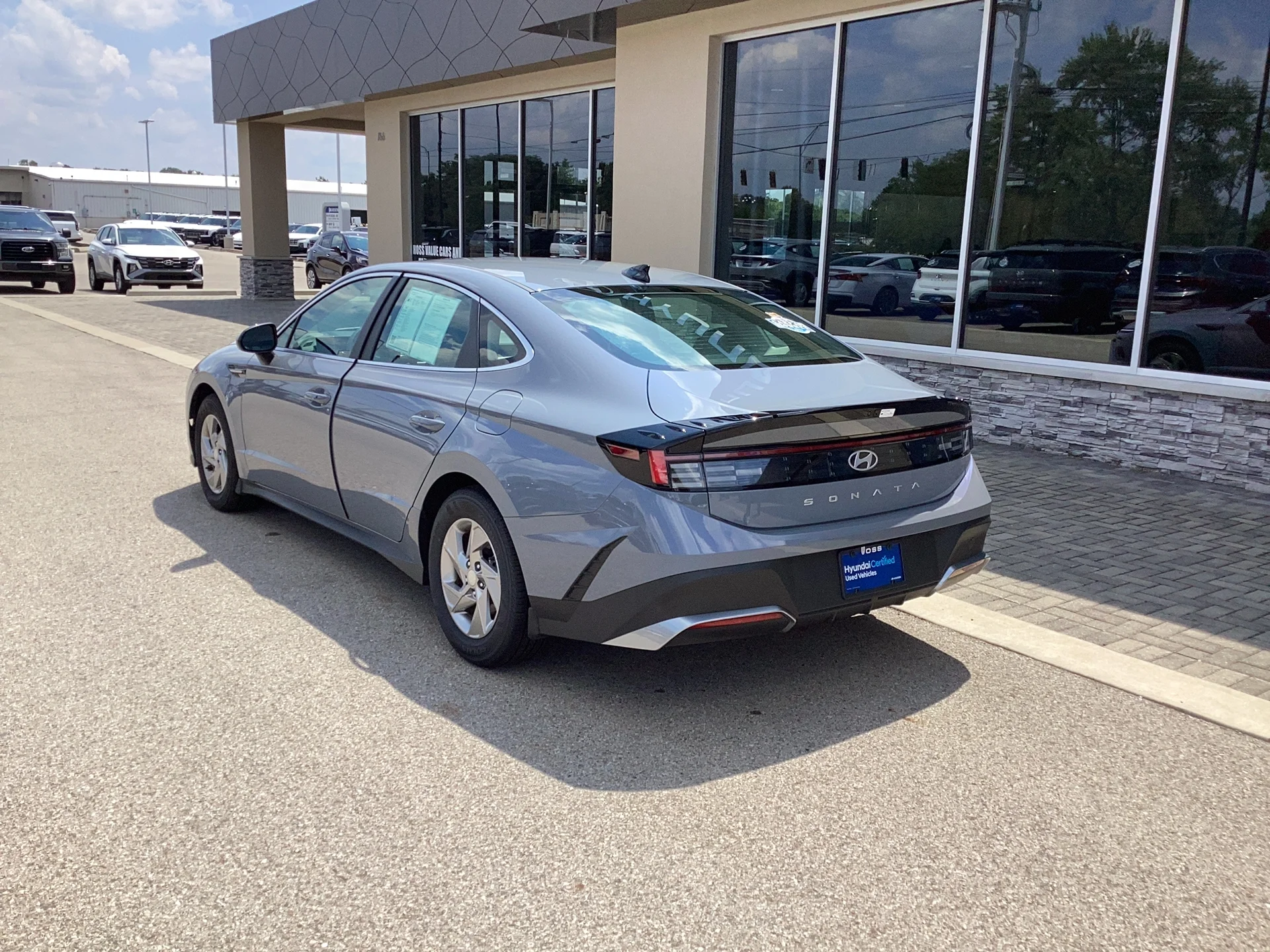 Certified Used 2026 Transmission Blue Pearl Hyundai SE image 6