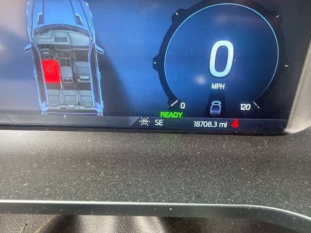 Used 2024 Black Ford XLT image 9