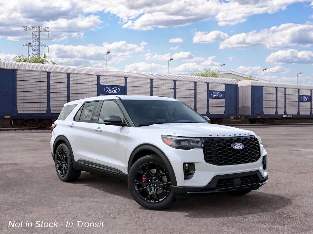 New 2027 Star White Metallic Tri-Coat Ford ST image 4