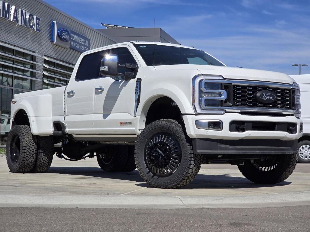 New 2026 Star White Metallic Tri-Coat Ford F-450® Platinum® image 2