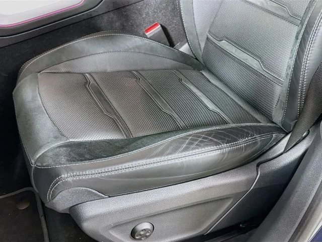 Used 2024 Blue Mercedes-Benz GLE 53 AMG® image 22