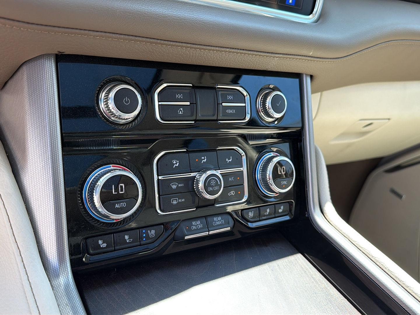 Used 2024 Summit White GMC Denali image 29