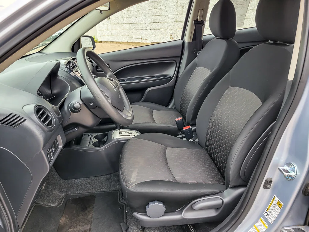 Used 2024 Silver Mitsubishi ES image 8