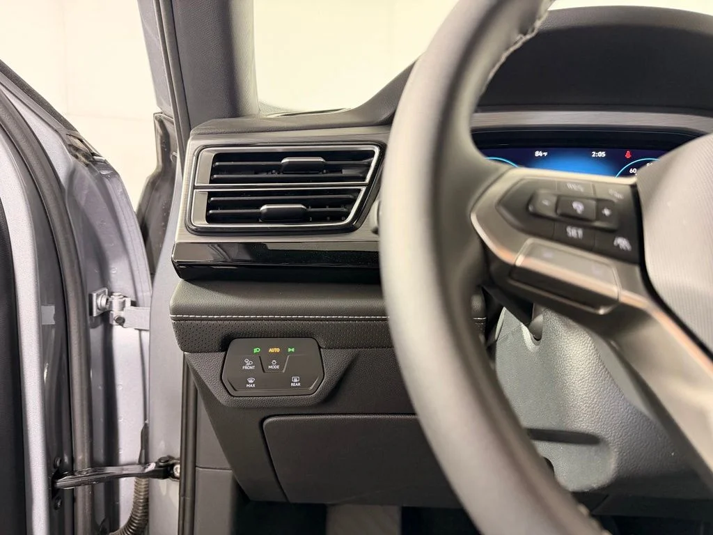 New 2026 Silver Volkswagen 2.0T SE w/Technology image 13