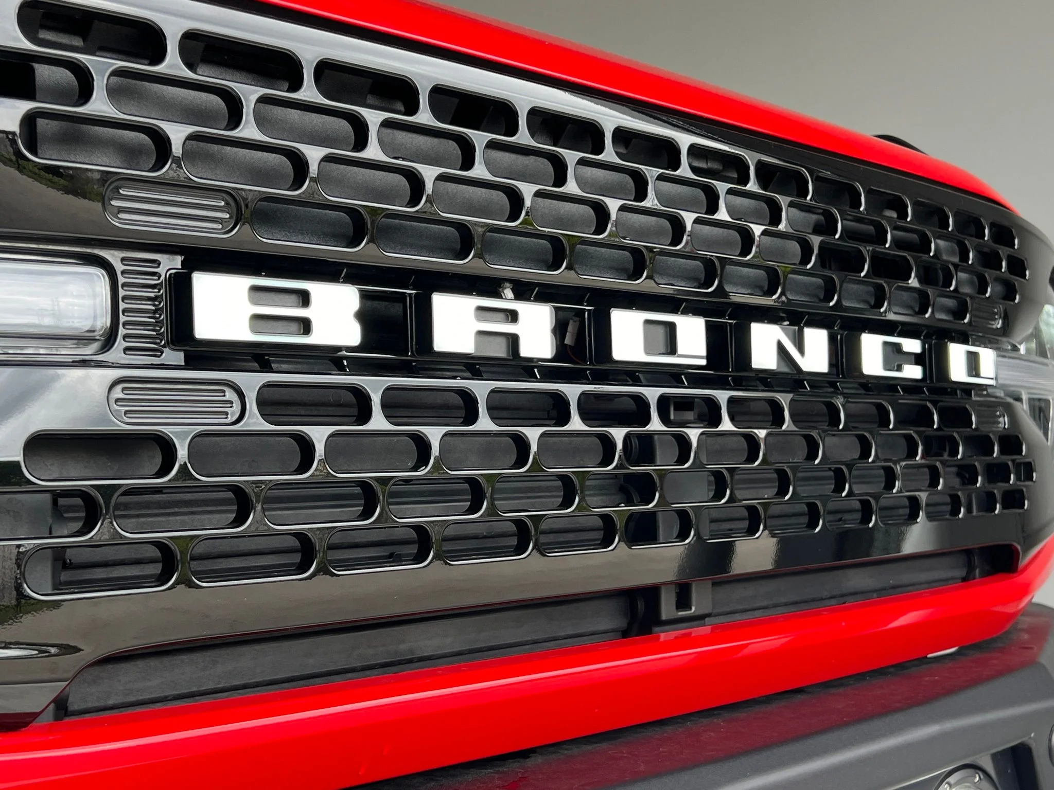 Used 2023 Red Ford Wildtrak image 28
