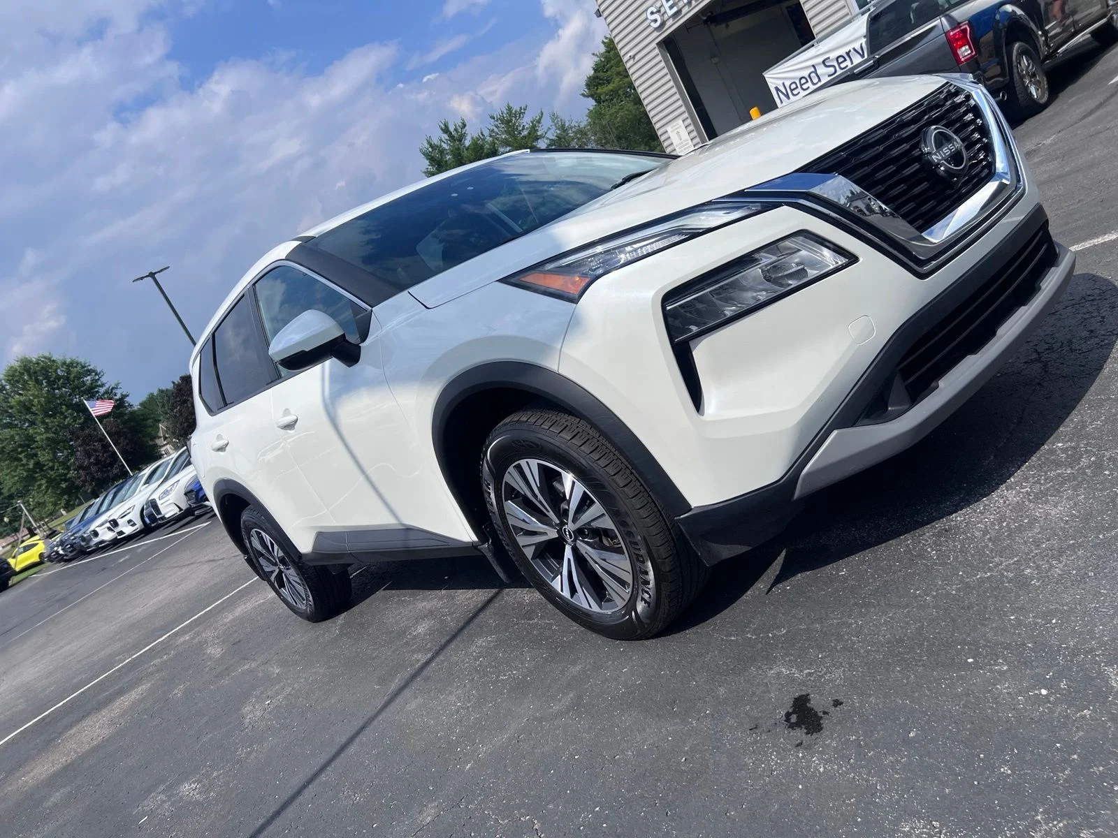 Used 2022 White Nissan SV image 12