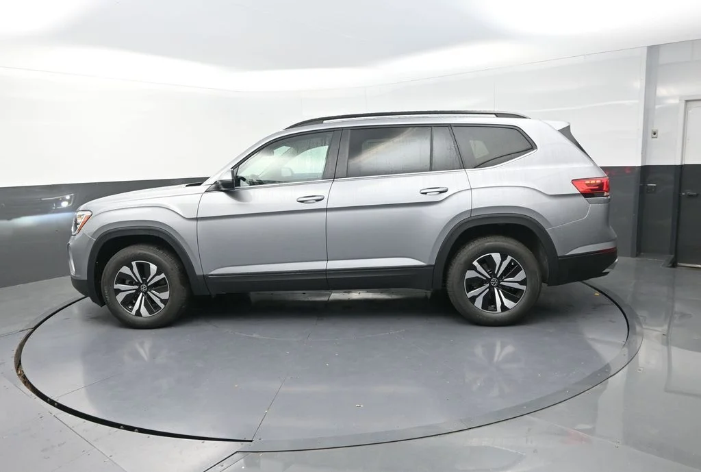 Used 2026 Silver Volkswagen 2.0T SE image 6