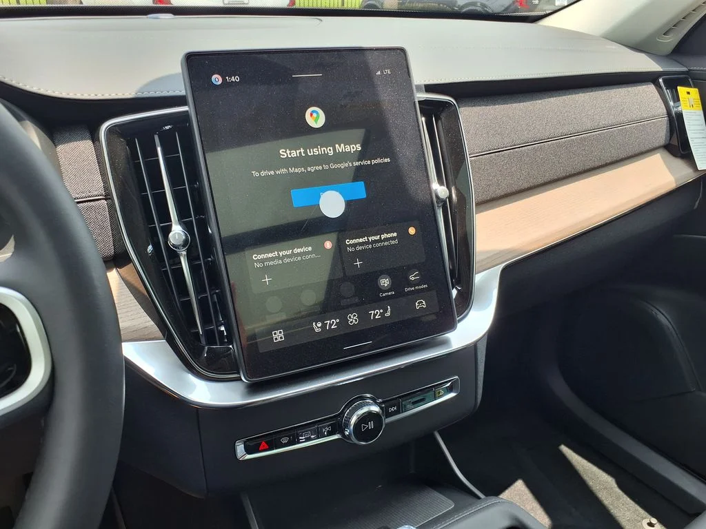 New 2026 Vapour Grey Volvo Plus image 23