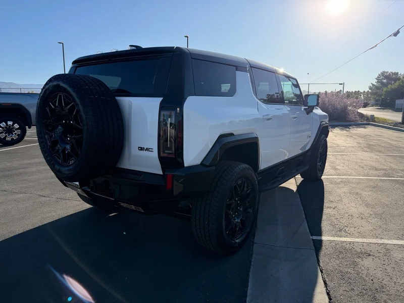 New 2026 Interstellar White GMC 2X image 3