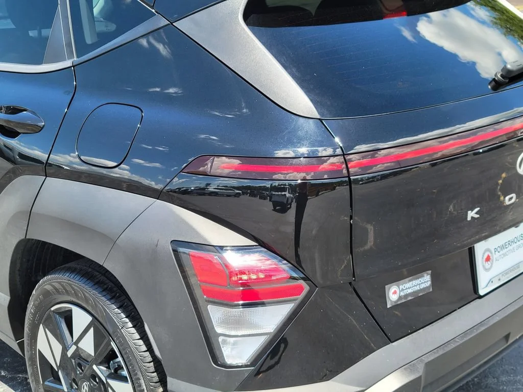 Used 2025 Black Hyundai SEL image 11