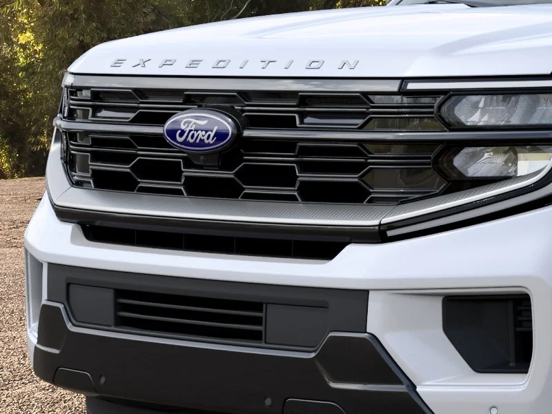 New 2027 Star White Metallic Tri-Coat Ford MAX Platinum image 41