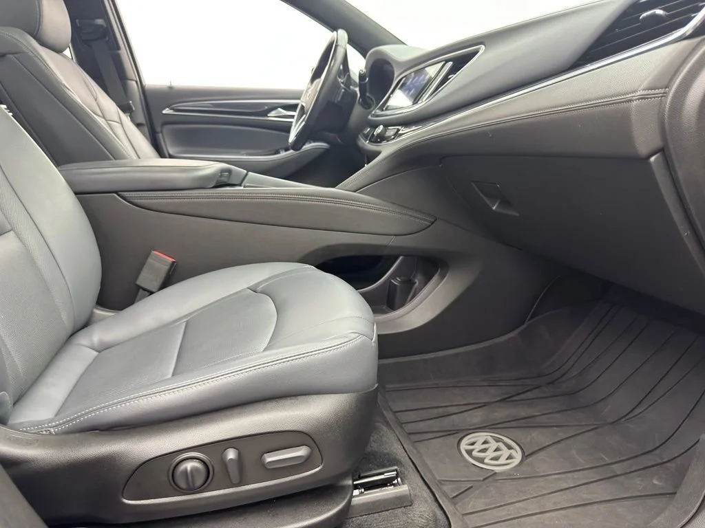 Used 2023 Ebony Twilight Metallic Buick Essence image 37