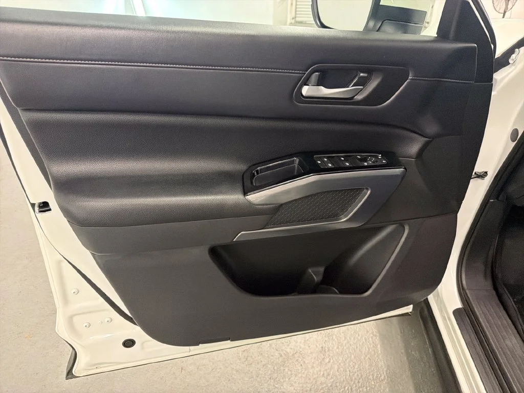 Used 2024 White Nissan SL image 12