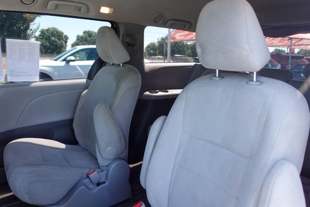 Used 2017 White Toyota L image 23