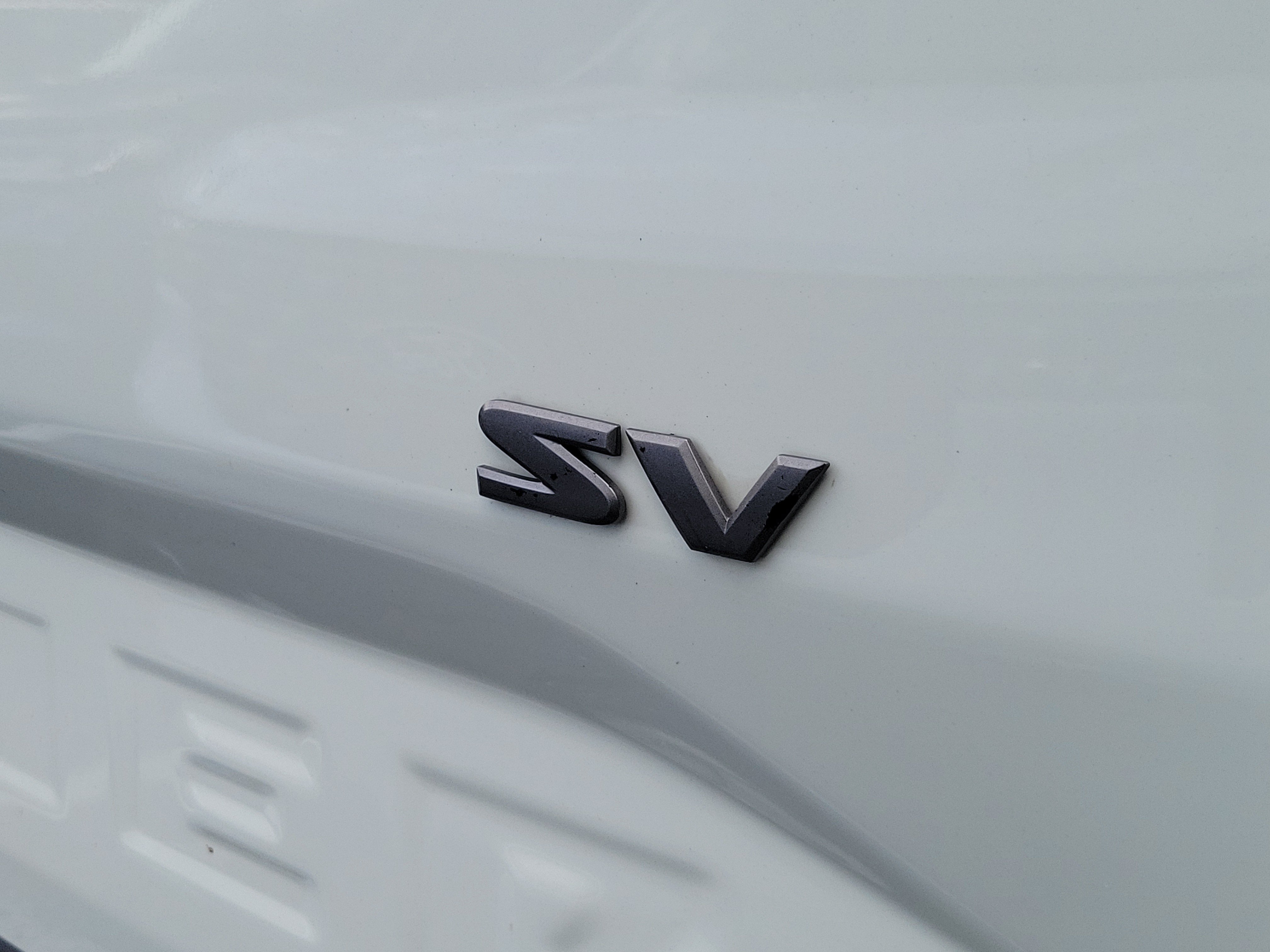 Used 2022 Glacier White Nissan SV image 6