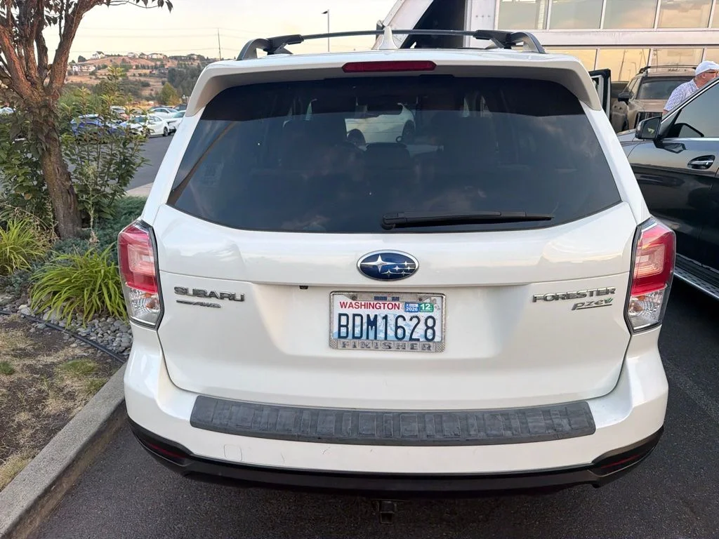 Used 2017 White Subaru 2.5i Premium image 3
