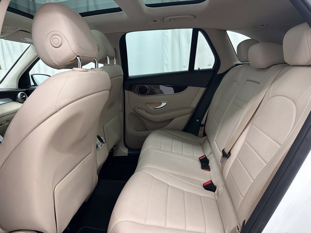 Used 2016 White Mercedes-Benz GLC 300 image 20