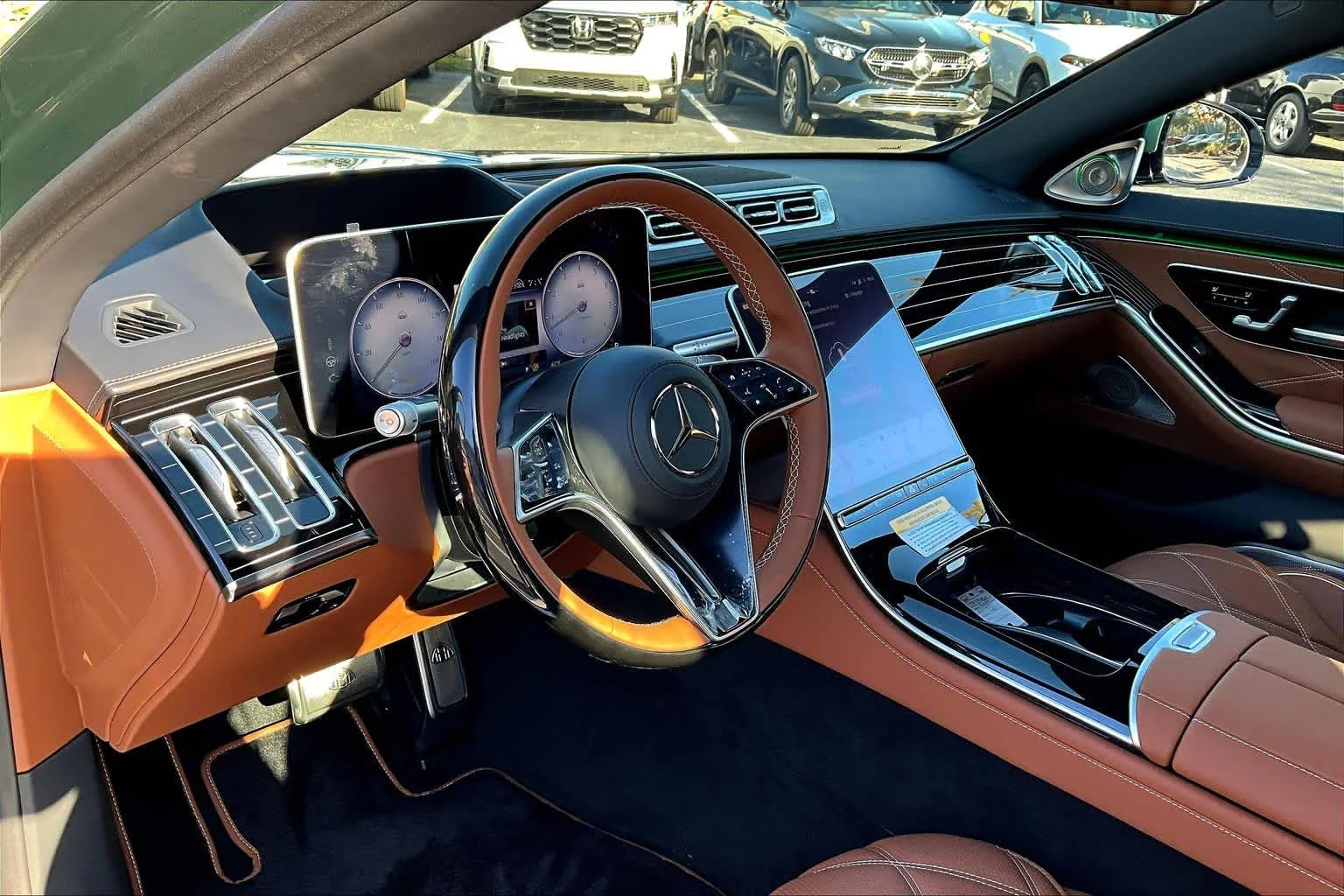 New 2026 MANUFAKTUR Moonlight White Metallic Mercedes-Benz Maybach S 680 image 10