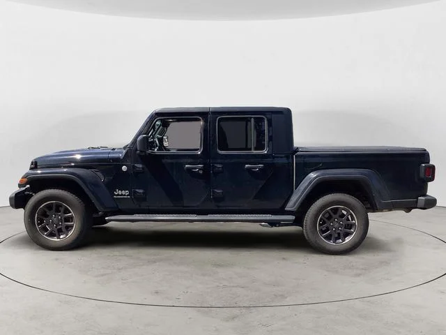 Certified Used 2023 Black Clearcoat Jeep Overland image 2