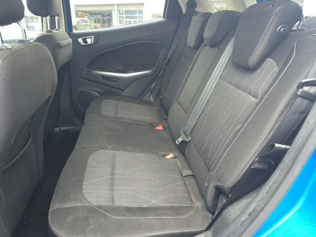 Used 2018 Blue Ford SE image 7