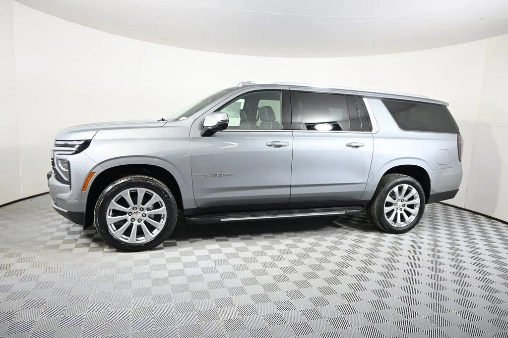 2026 Chevrolet Suburban Premier - Photo 2
