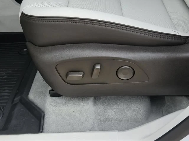 2026 GMC Acadia Denali - Photo 31