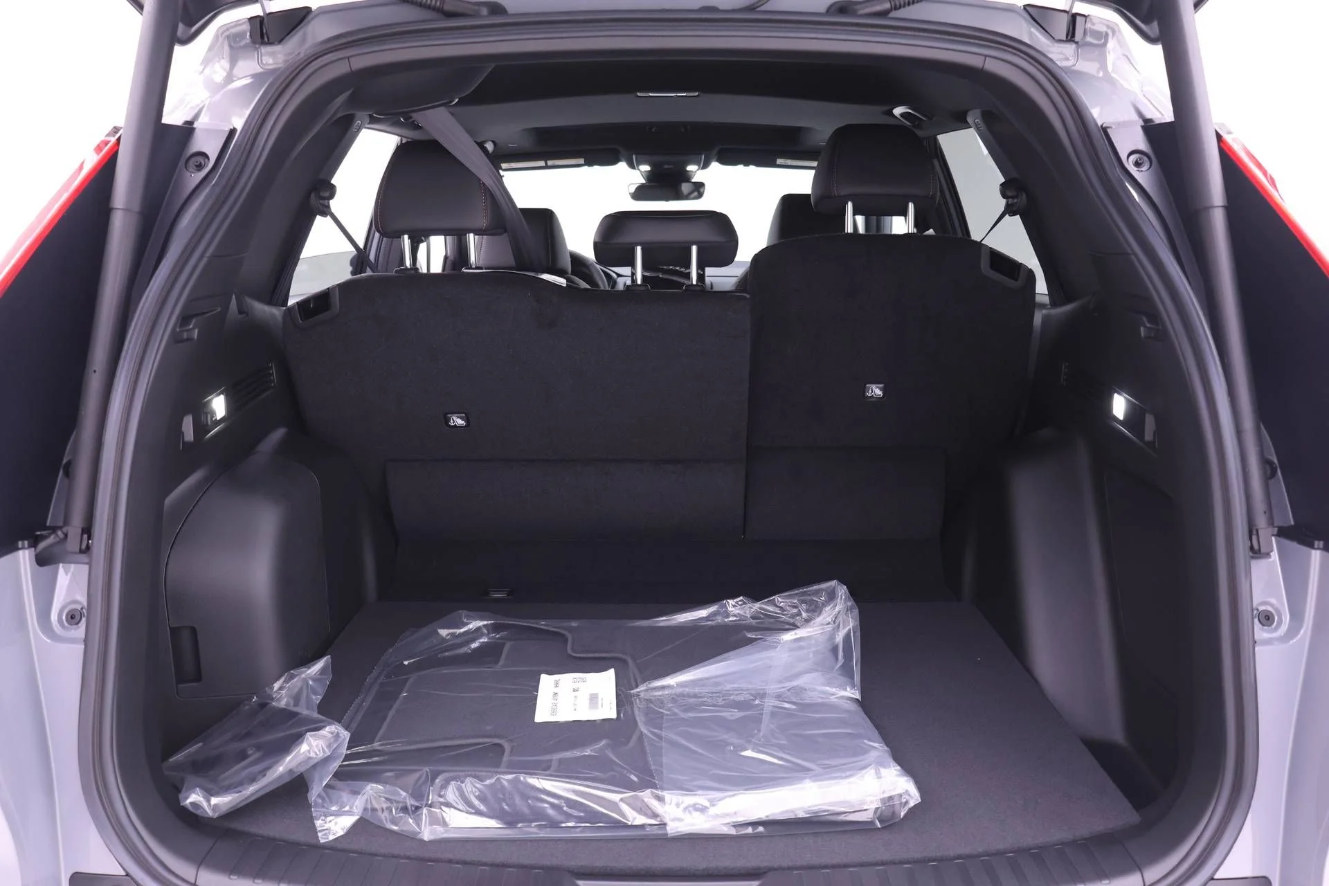 Certified Used 2024 Black Volvo B5 Plus Black Edition image 39