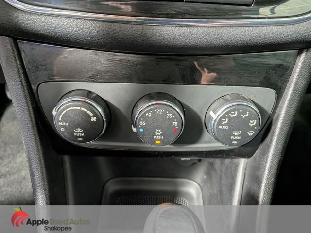 Used 2012 White Chrysler Touring image 20