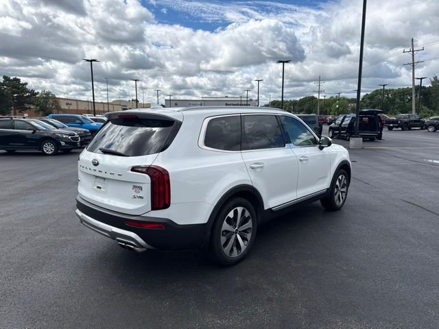 Used 2020 White Kia S image 4
