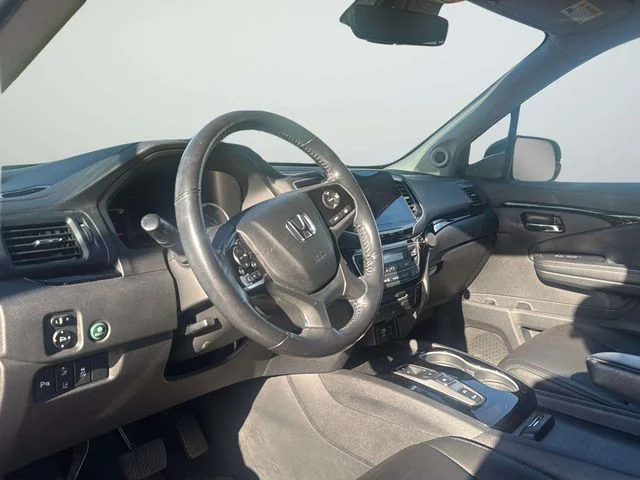 Used 2020 Gray Honda Touring image 9