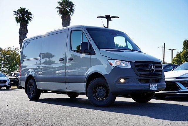 2024 Mercedes-Benz Sprinter 2500 144 WB HO's photo