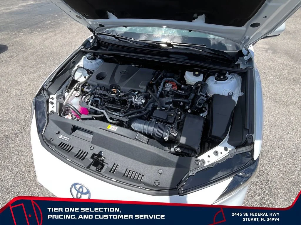 Used 2025 White Toyota LE image 22