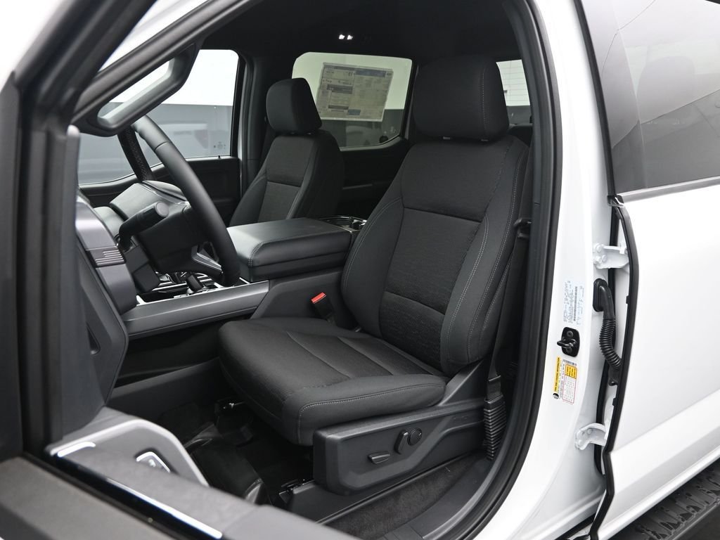 New 2026 Oxford White Ford XLT image 9