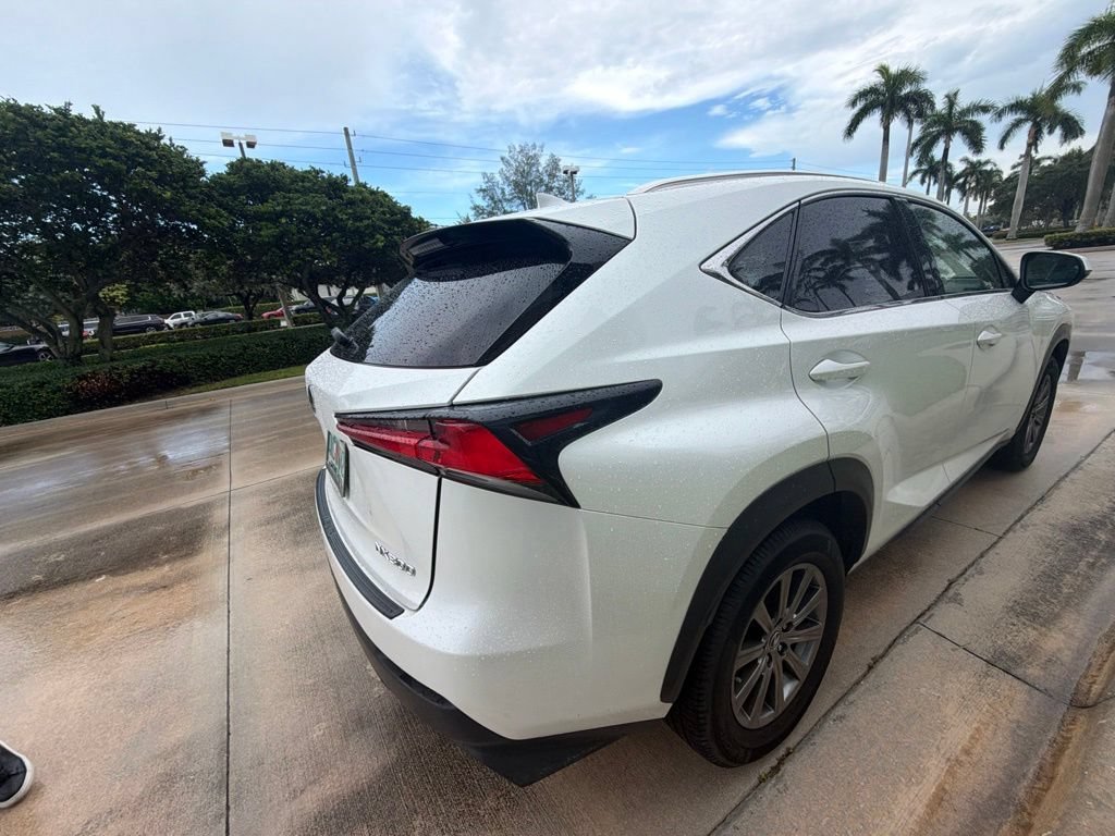 Used 2018 White Lexus  image 11