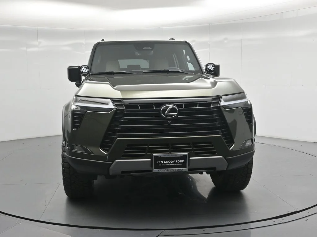 Used 2025 Green Lexus 550 Overtrail+ image 44