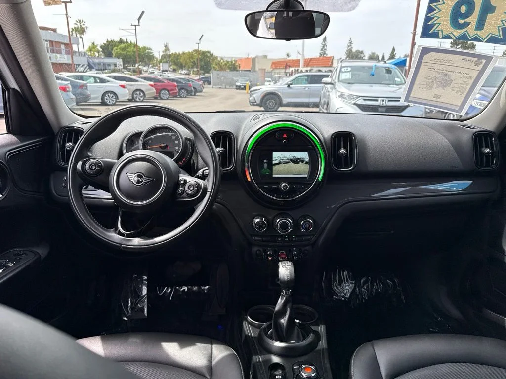 Used 2019 White MINI Classic image 8