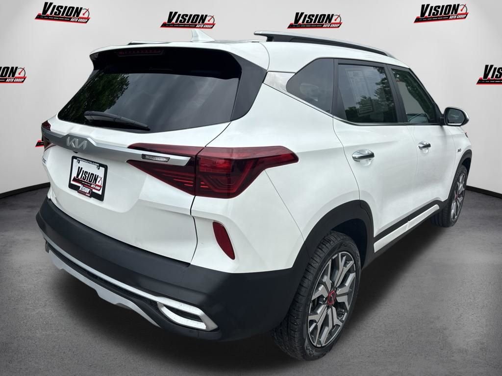 Used 2022 White Kia SX image 5