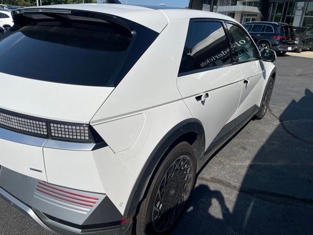 Used 2023 Atlas White Hyundai Limited image 5