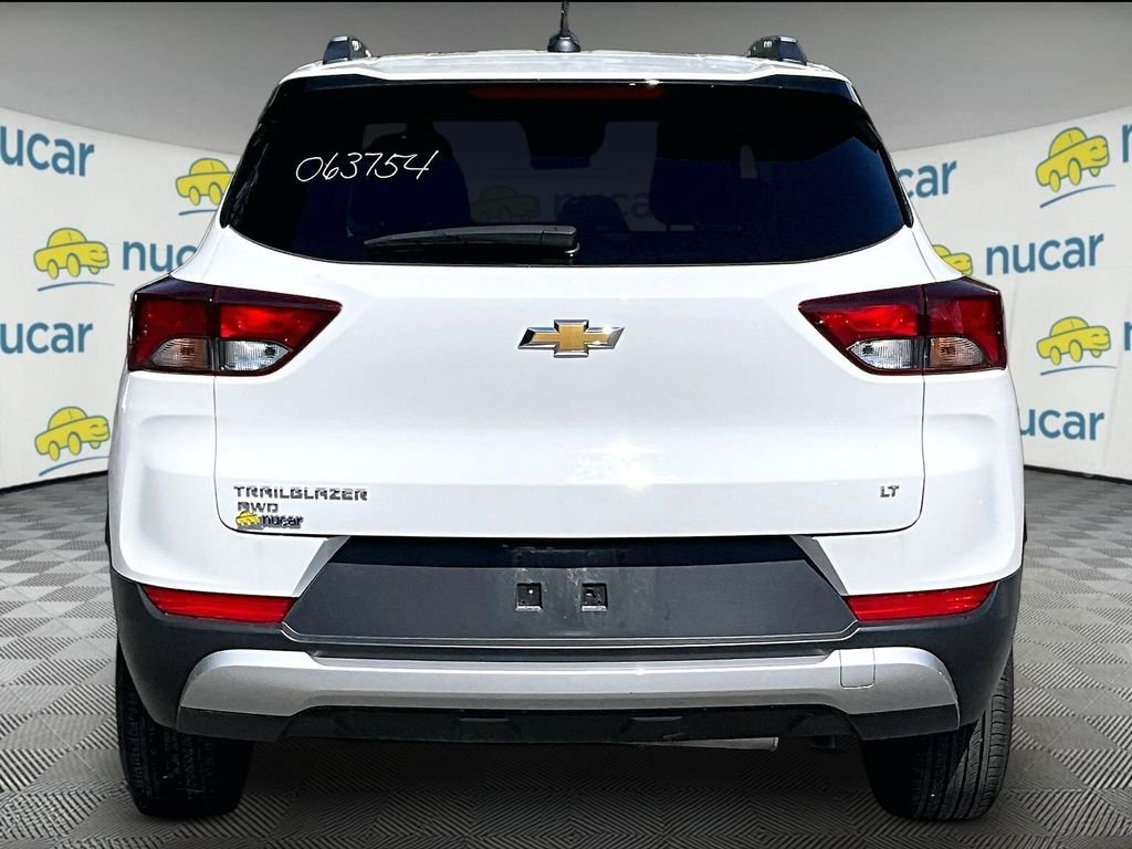 Used 2025 Summit White Chevrolet LT image 5
