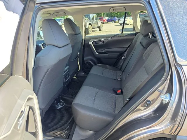 2024 Toyota RAV4 XLE - Photo 22