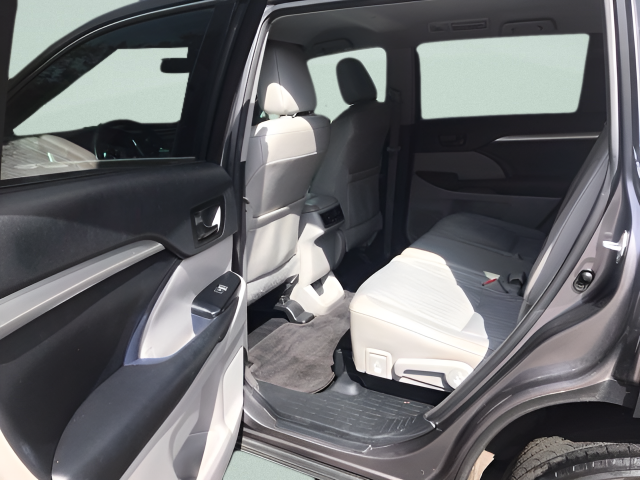 Used 2015 Gray Toyota LE Plus V6 image 12