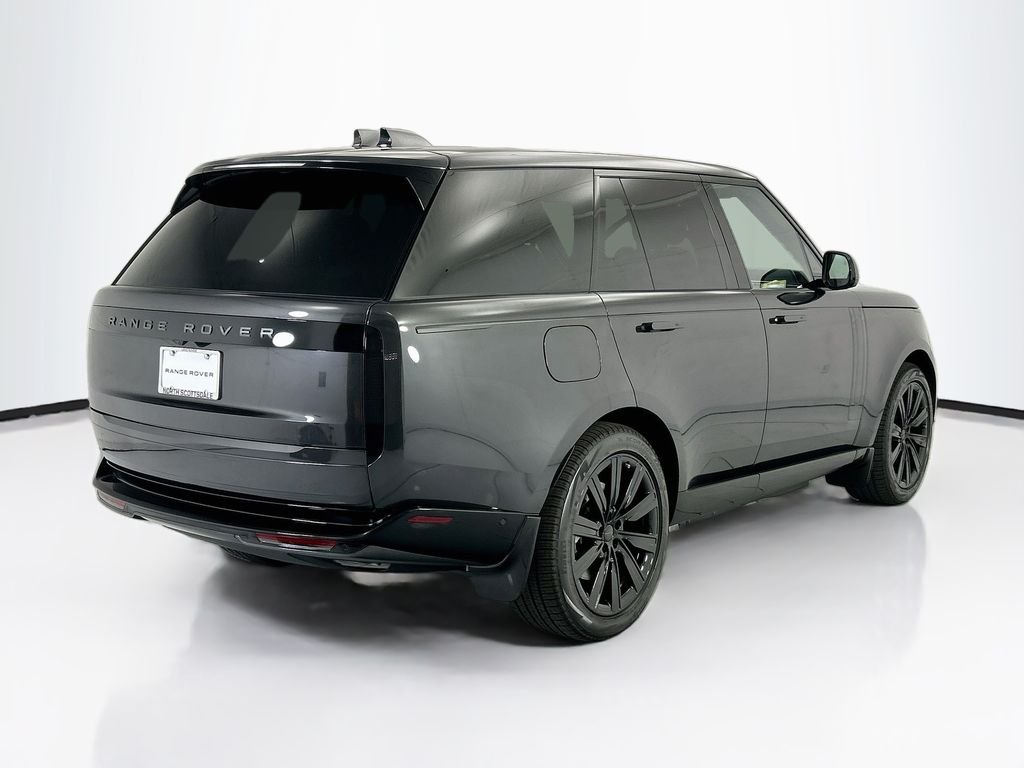 New 2026 Carpathian Grey Land Rover SE image 5