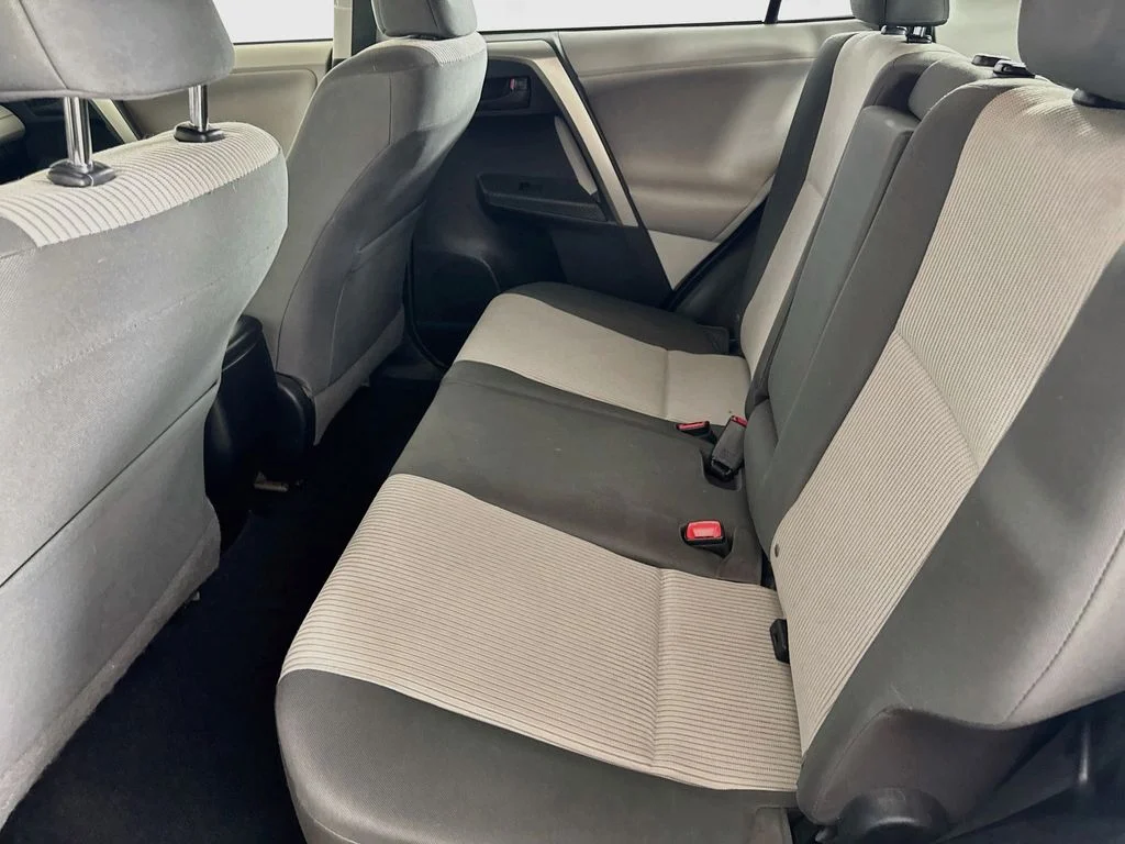 Used 2013 Gray Toyota LE image 25