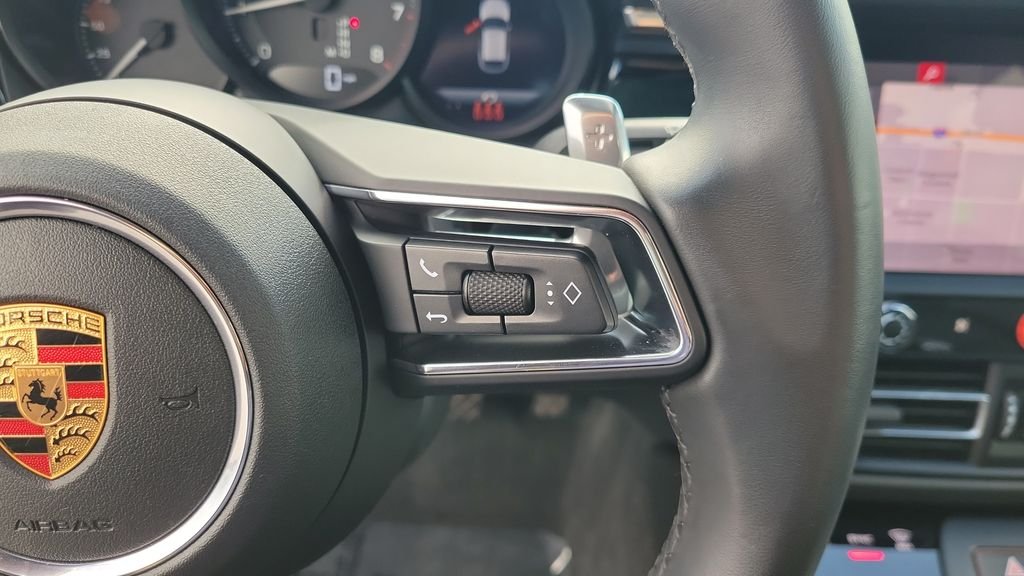 Used 2025  Porsche Base image 21