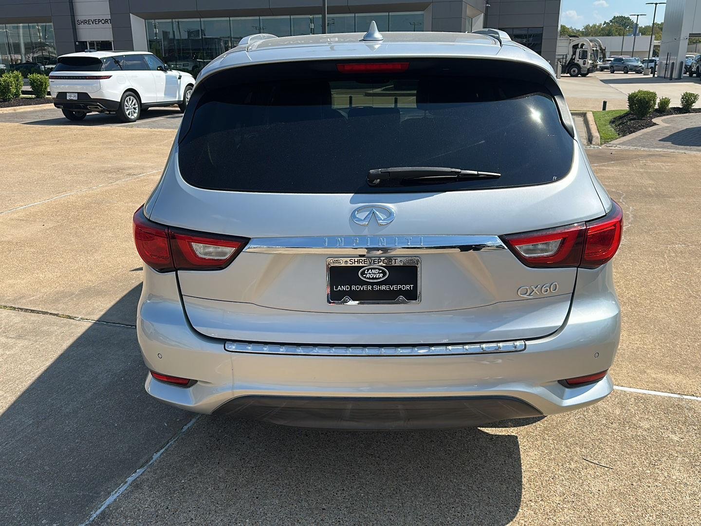 Used 2016 Liquid Platinum INFINITI  image 5