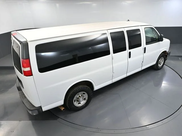 2017 Chevrolet Express Passenger LS - Photo 45
